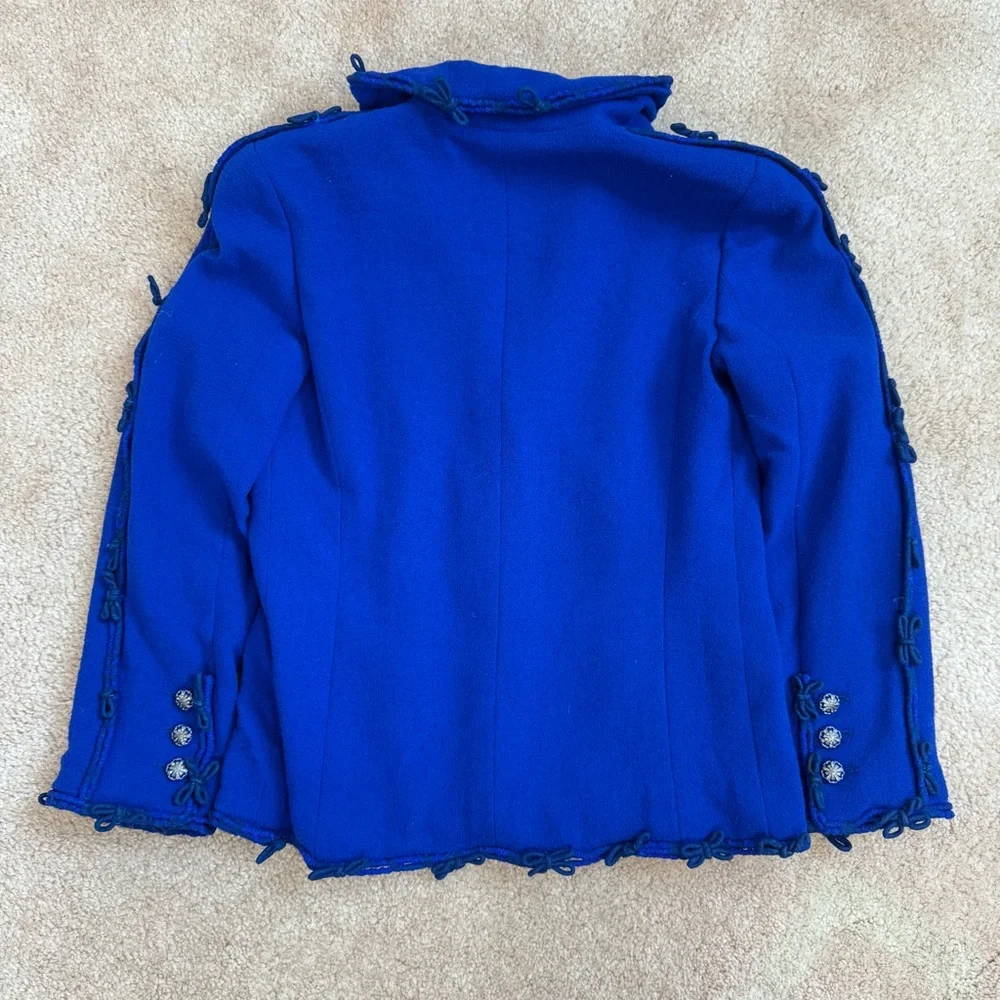 Chanel Métiers d’Art 2007 “Paris–Londres” Royal Blue Wool Jacket Camellia Brooch